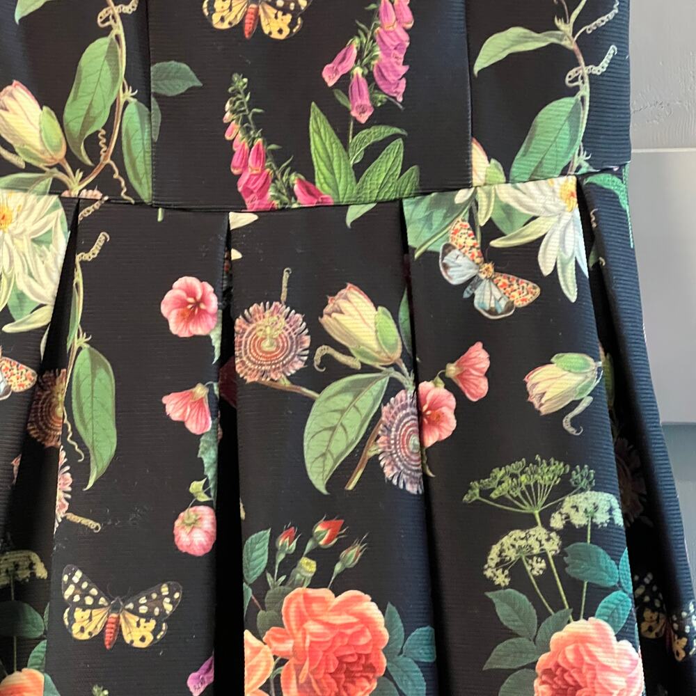 Yumi Black Floral Sleeveless Dress with Pleated Skirt Size 0/2 - Picture 2 of 11